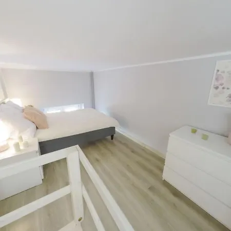 Rynek 20/21 -cosy New On The Market Square - 4 Bedrooms - 8 People Vratislav